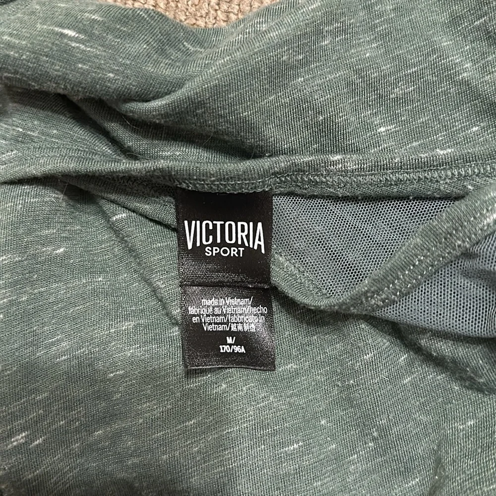 Victoria- tank top - Picture 3 of 3